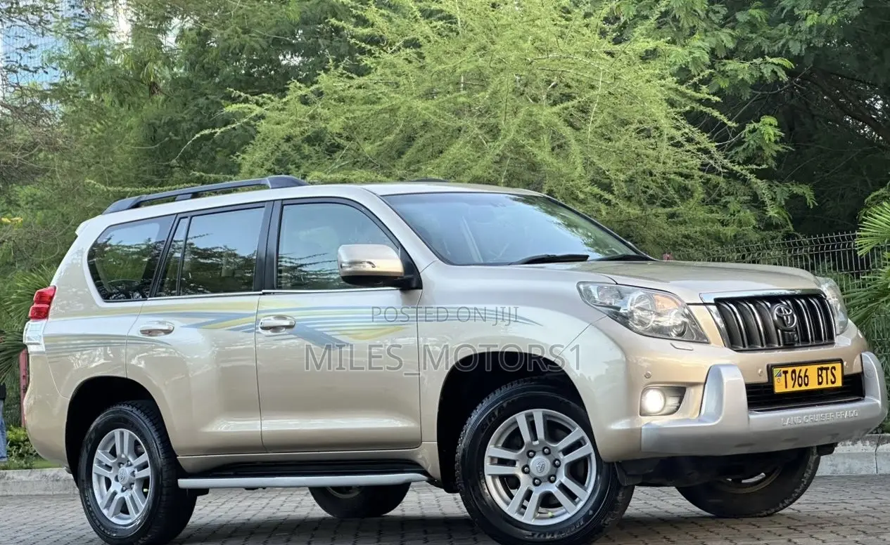 Toyota Land Cruiser Prado 2011 Beige