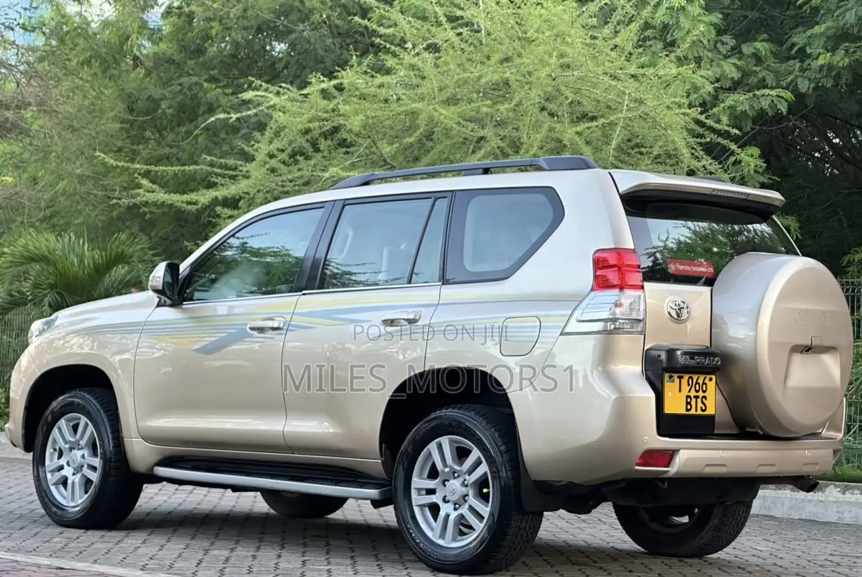 Toyota Land Cruiser Prado 2011 Beige