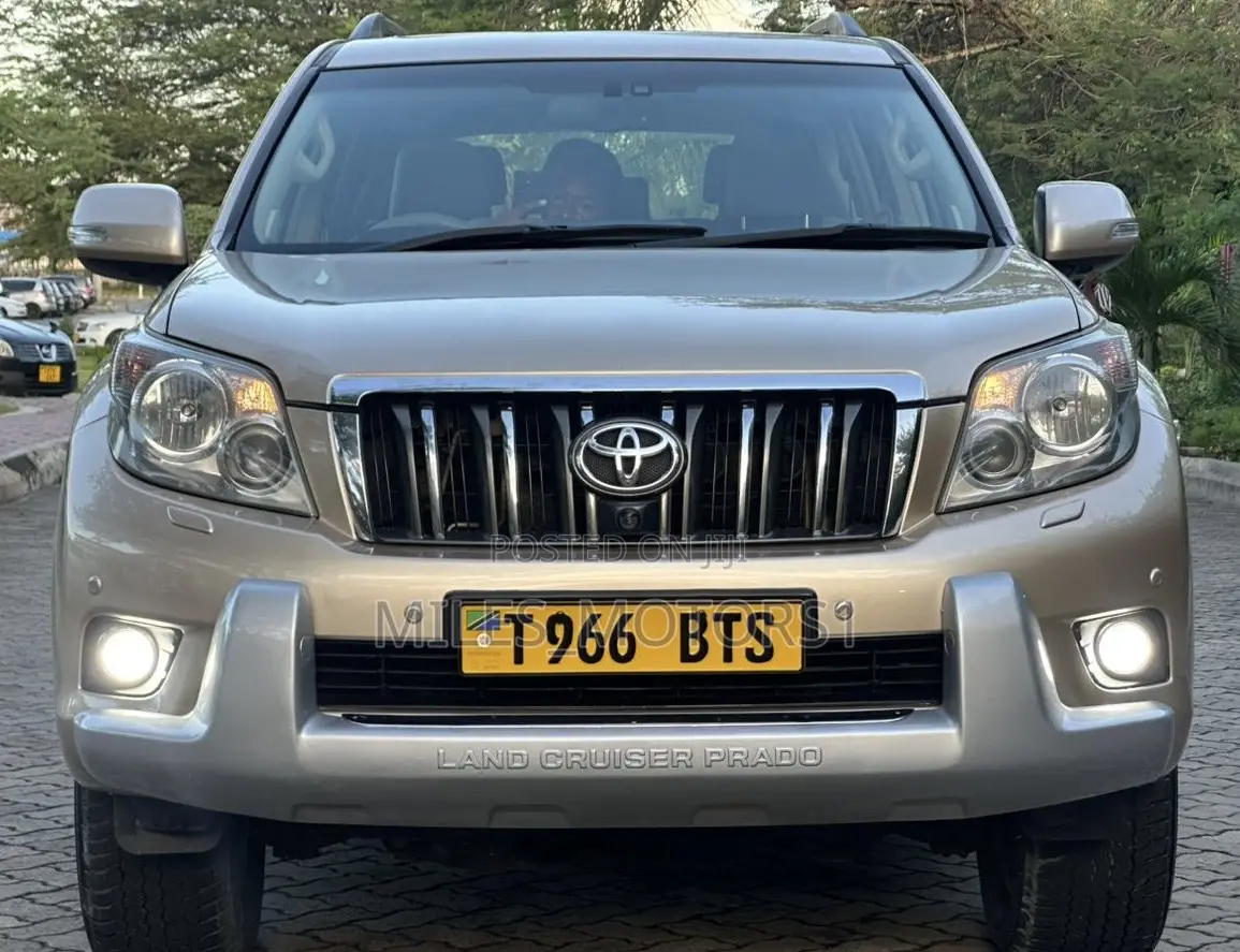 Toyota Land Cruiser Prado 2011 Beige