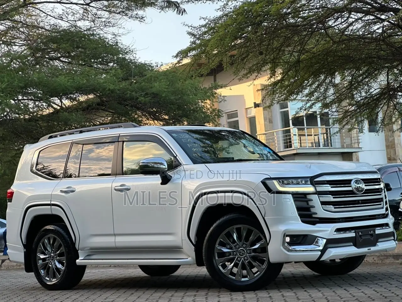 Toyota Land Cruiser 2023 White