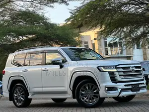 Toyota Land Cruiser 2023 White