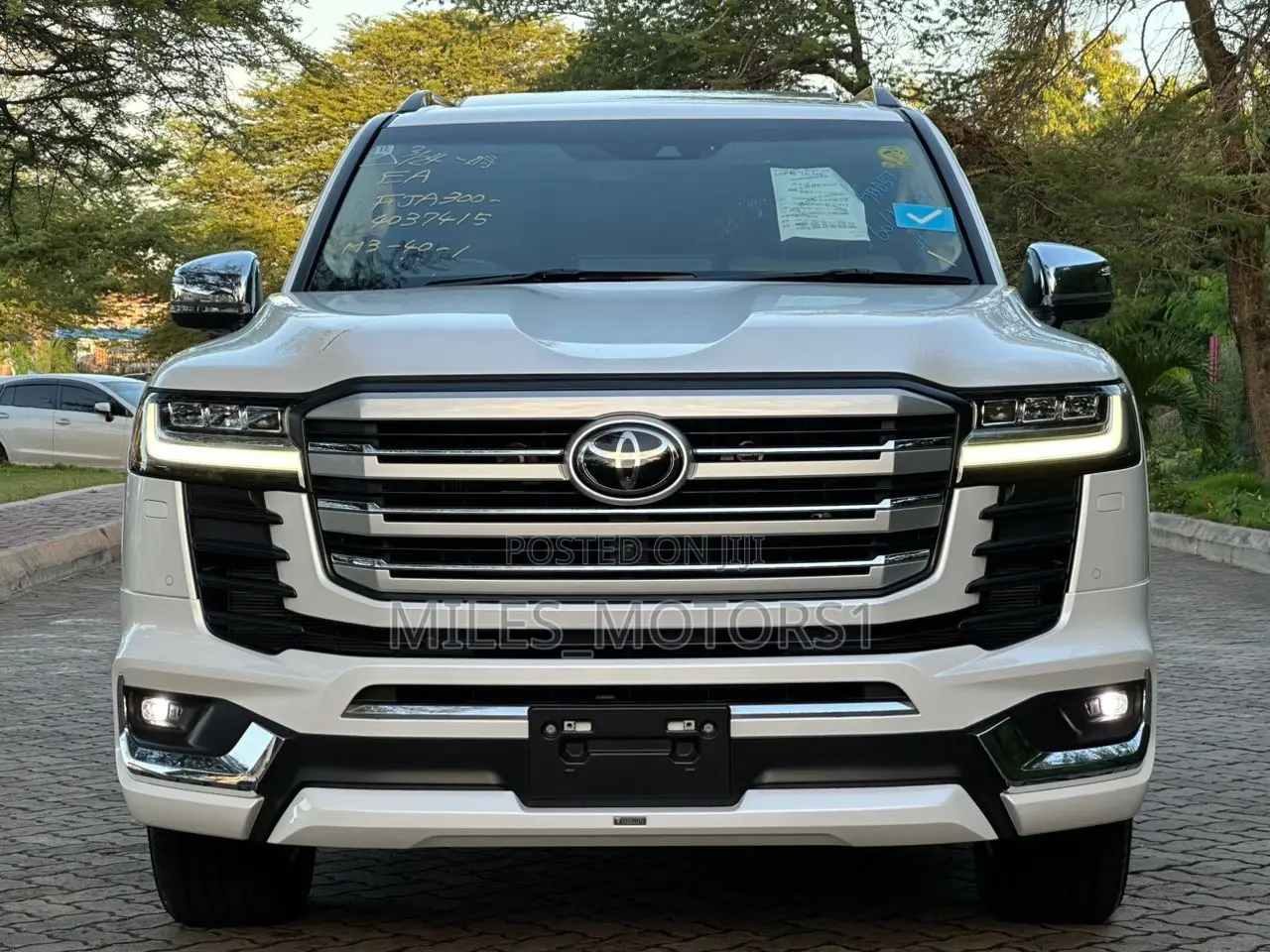 Toyota Land Cruiser 2023 White