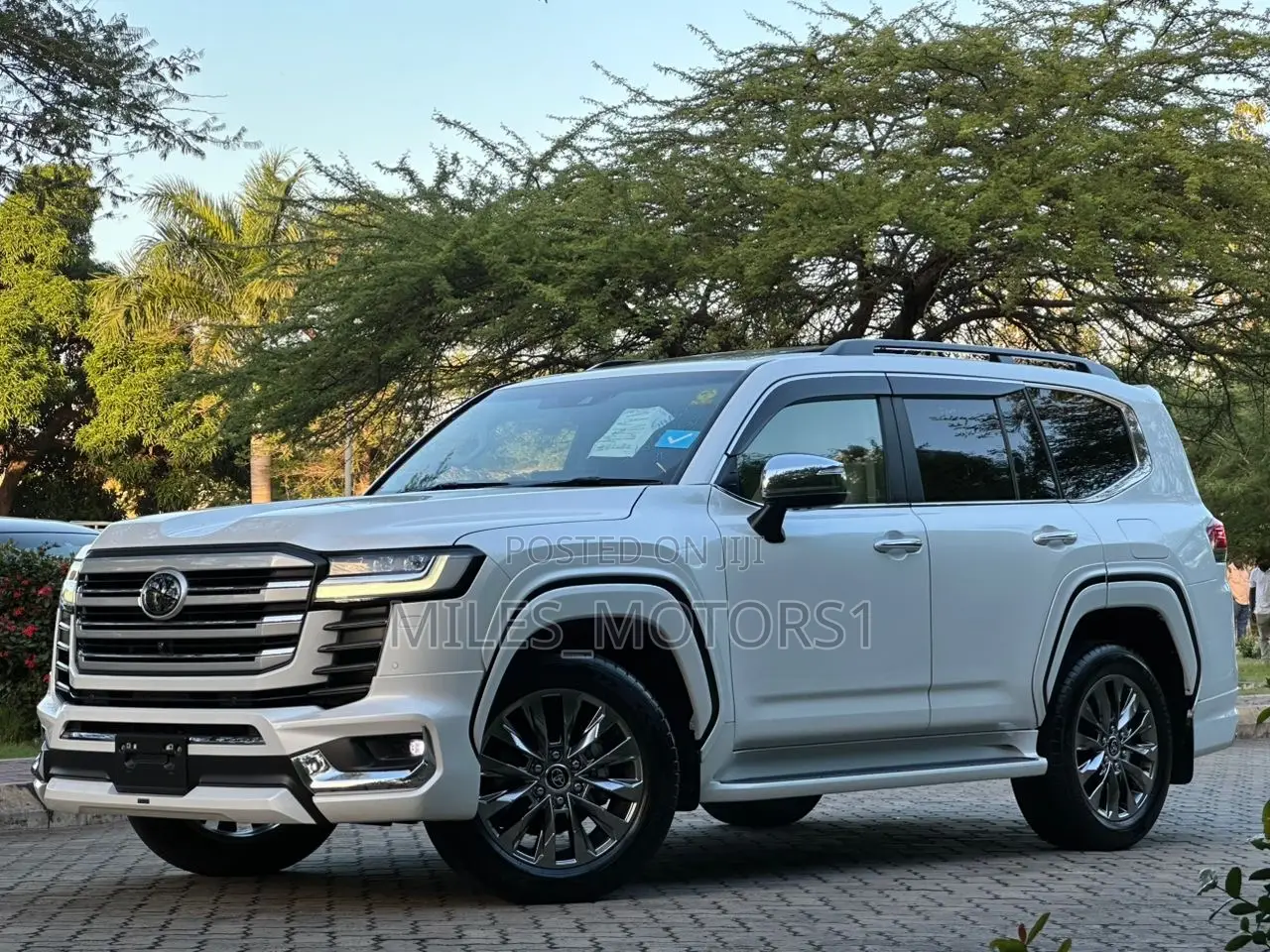 Toyota Land Cruiser 2023 White