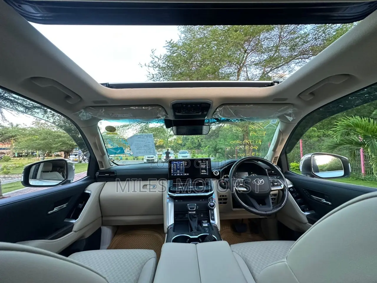 Toyota Land Cruiser 2023 White