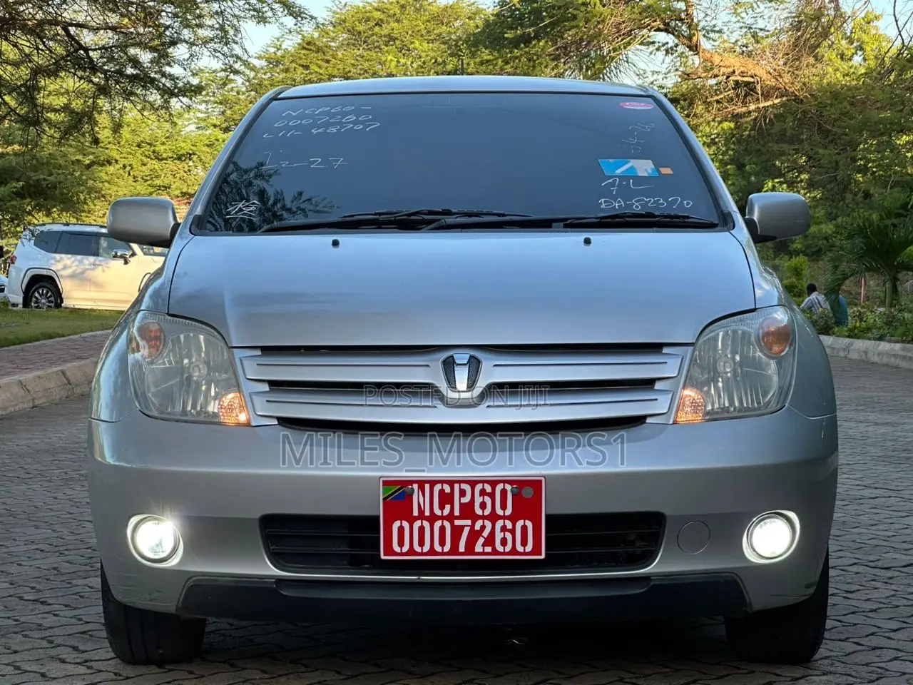Toyota IST 2004 Silver