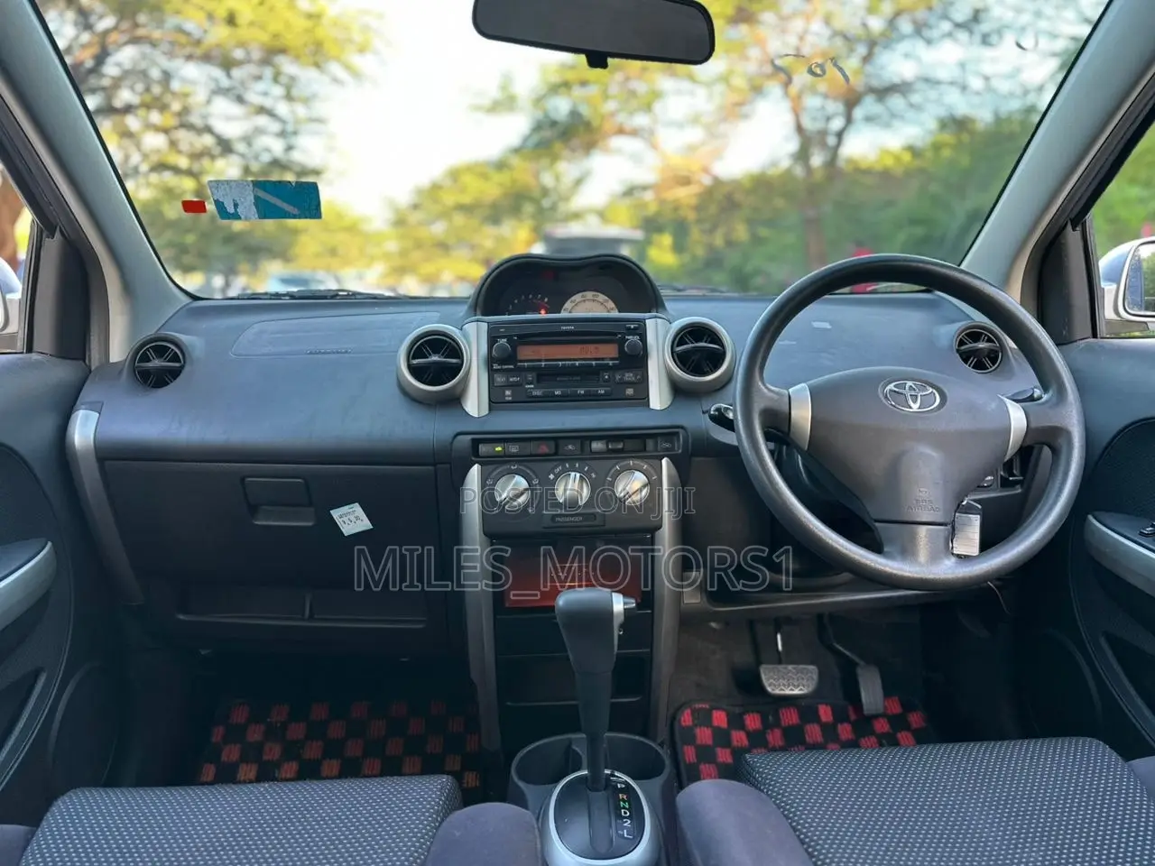 Toyota IST 2004 Silver