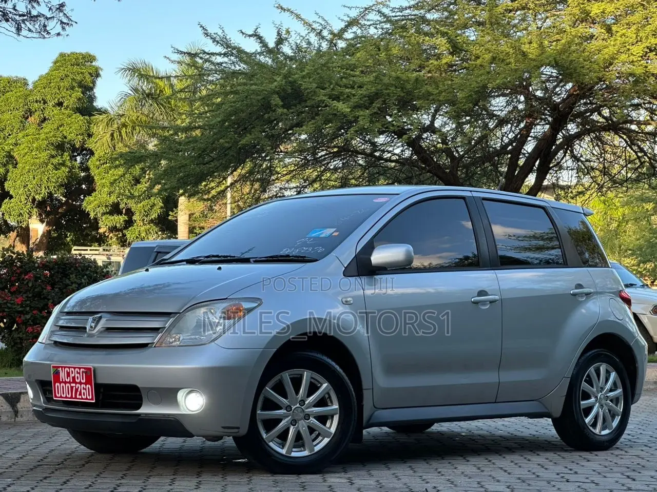Toyota IST 2004 Silver