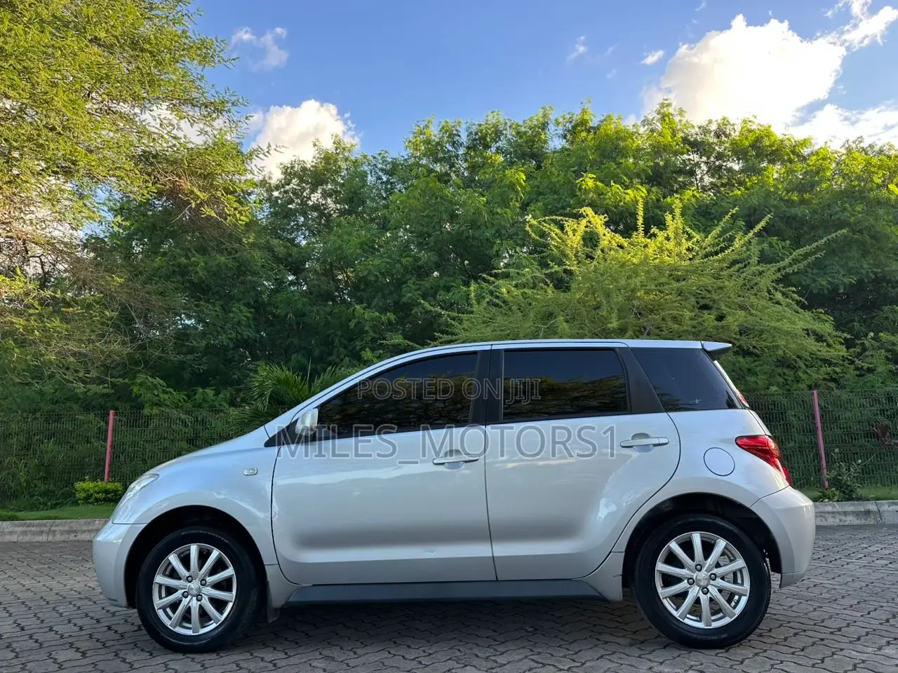 Toyota IST 2004 Silver