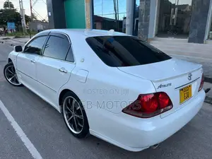 Toyota Crown 2006 White