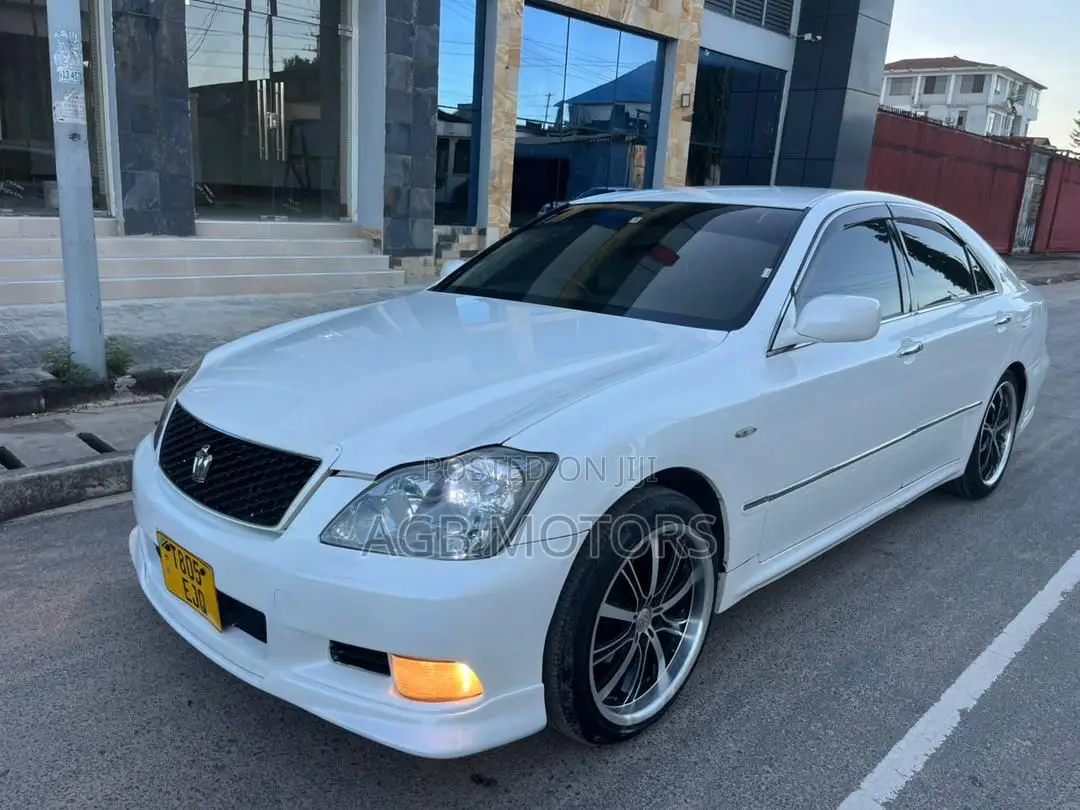 Toyota Crown 2006 White