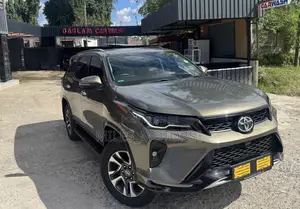 Toyota Fortuner 2023 Brown