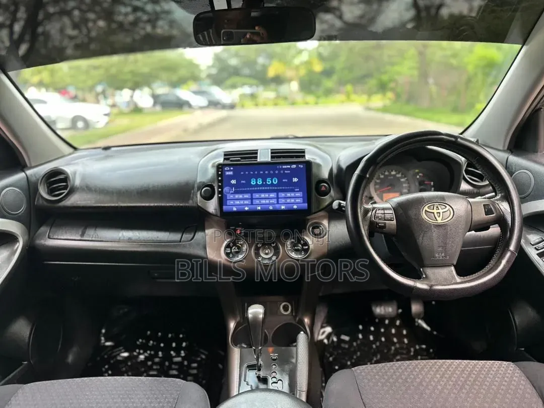Toyota Vanguard 2010 Black
