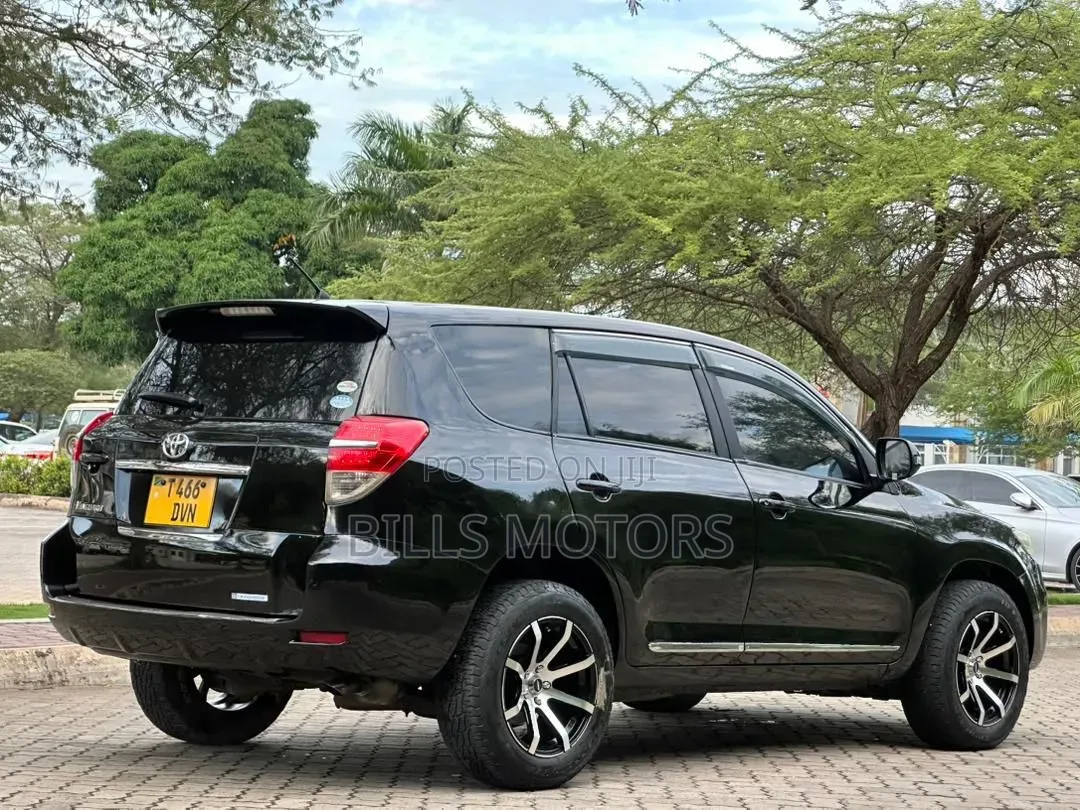Toyota Vanguard 2010 Black