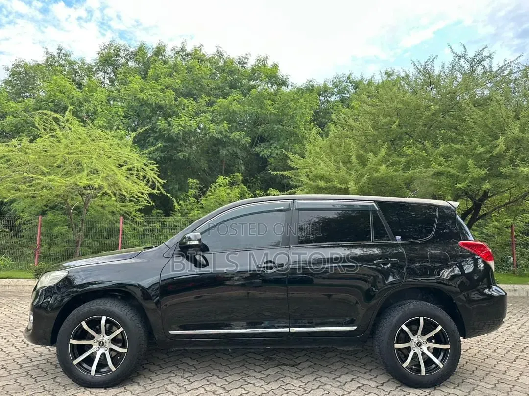 Toyota Vanguard 2010 Black