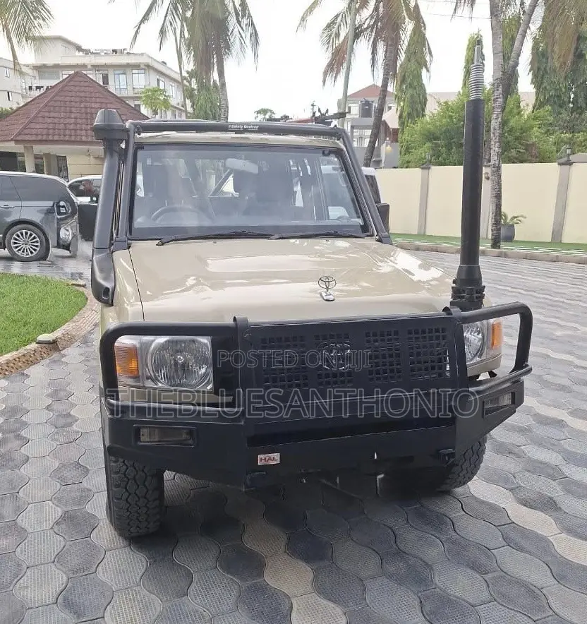 Toyota Land Cruiser 2018 Beige