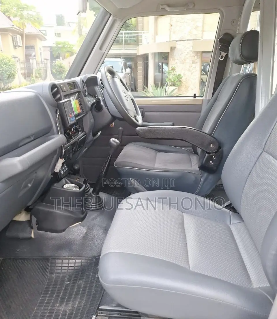 Toyota Land Cruiser 2018 Beige