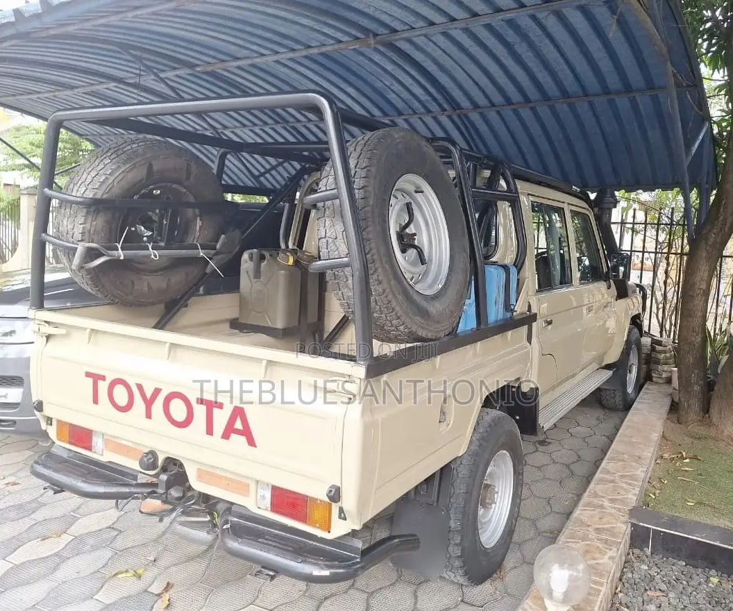 Toyota Land Cruiser 2018 Beige