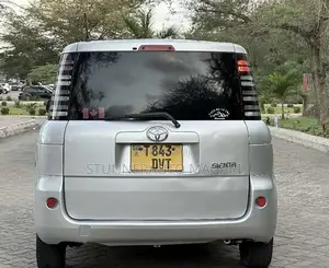 Toyota Sienta 2005 Silver