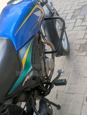 Honda CB 2025 Blue