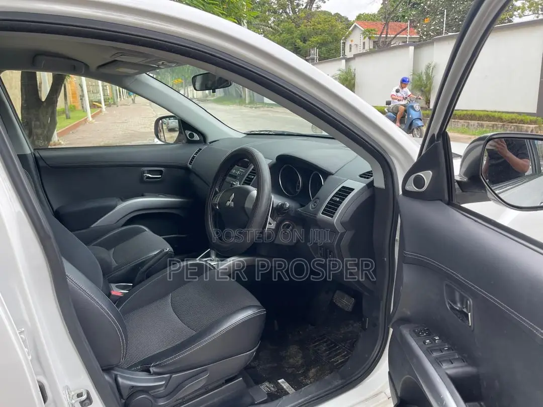 Mitsubishi Outlander Sport ES 2011 White