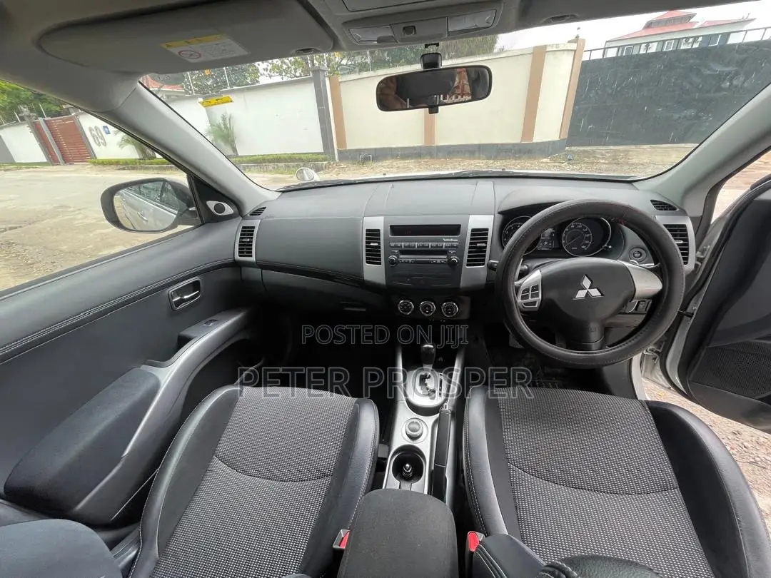 Mitsubishi Outlander Sport ES 2011 White