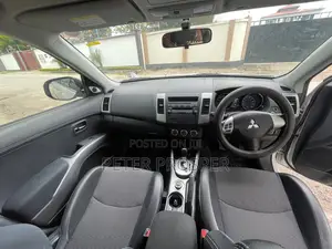 Mitsubishi Outlander Sport ES 2011 White