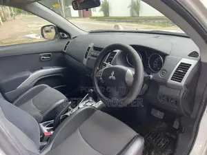 Mitsubishi Outlander Sport ES 2011 White