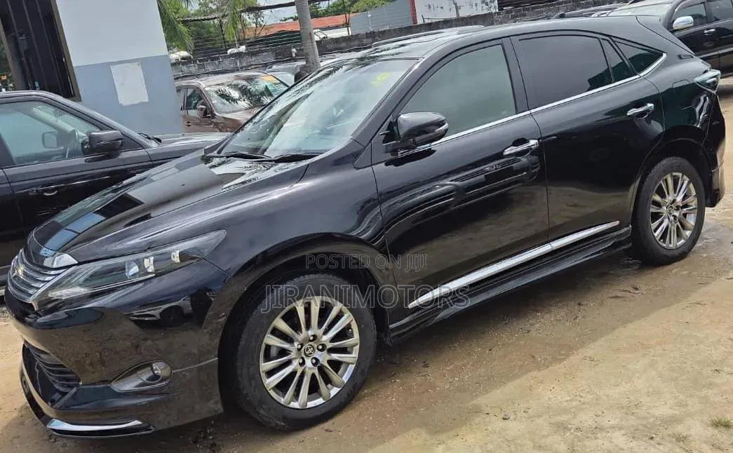 Toyota Harrier 2.0 2015 Black