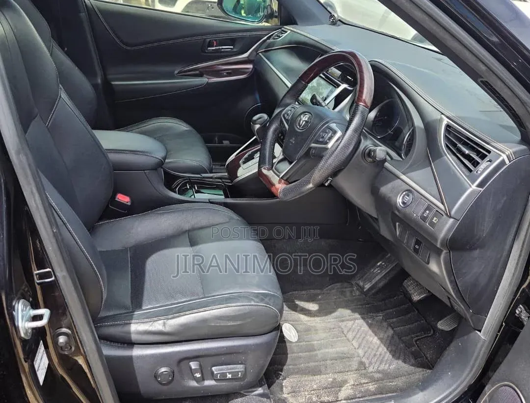 Toyota Harrier 2.0 2015 Black