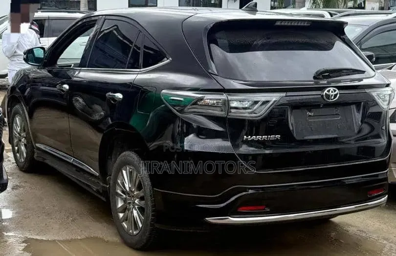 Toyota Harrier 2.0 2015 Black