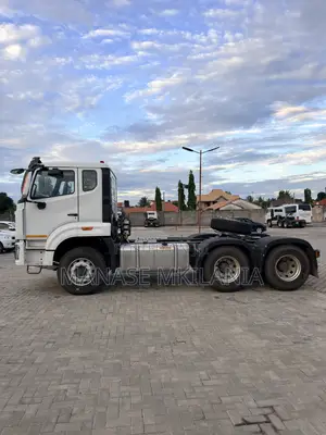 Howo Nx 371 Tractor Unit Truck