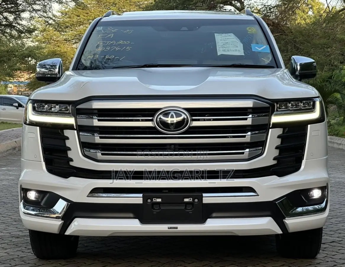 Toyota Land Cruiser 2023 White