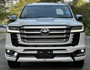Toyota Land Cruiser 2023 White