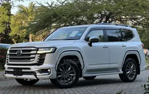 Toyota Land Cruiser 2023 White