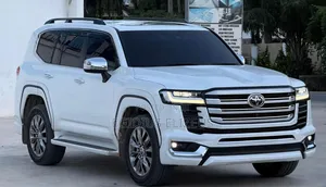Toyota Land Cruiser 2024 White