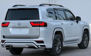 Toyota Land Cruiser 2024 White