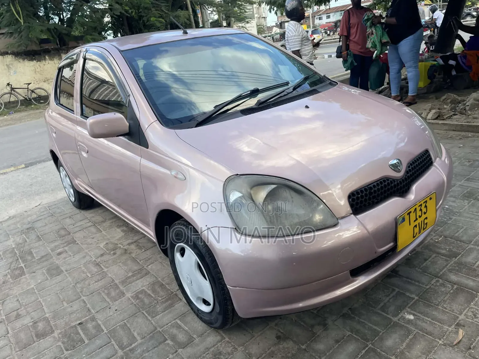 Toyota Vitz 2001 Beige