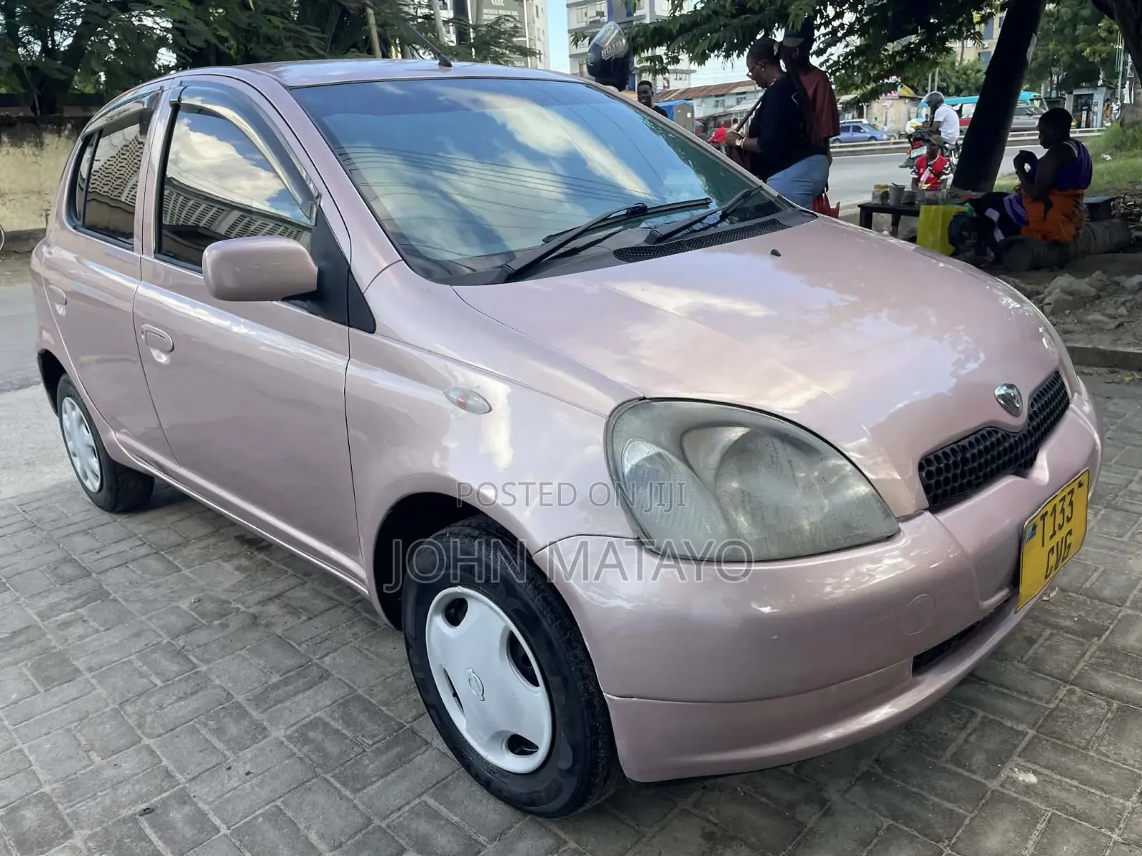 Toyota Vitz 2001 Beige