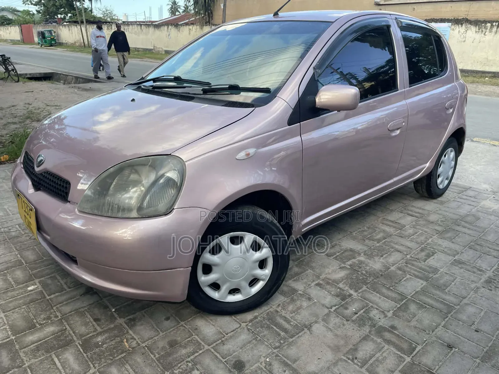 Toyota Vitz 2001 Beige