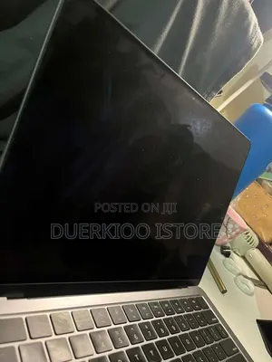Laptop Apple MacBook Air 2022 M2 8GB Apple M2 SSD 512GB