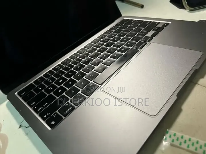 Laptop Apple MacBook Air 2022 M2 8GB Apple M2 SSD 512GB