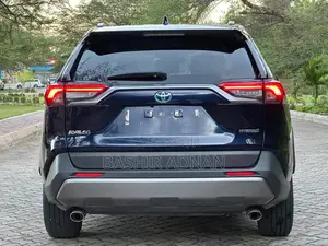 Toyota RAV4 2020 Blue
