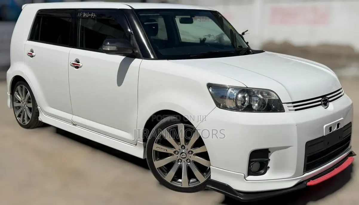 Toyota Corolla Rumion Hatchback 1.8 FWD 2008 White