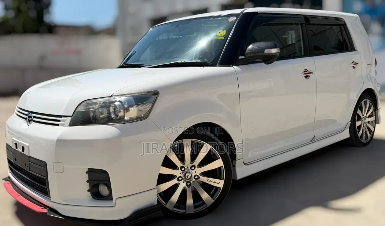 Toyota Corolla Rumion Hatchback 1.8 FWD 2008 White