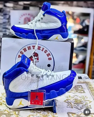 Jordan 11 Sneakers