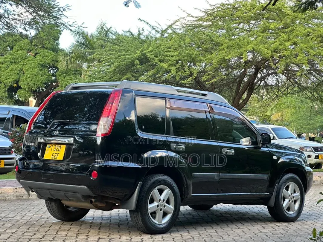 Nissan X-Trail 2004 Black