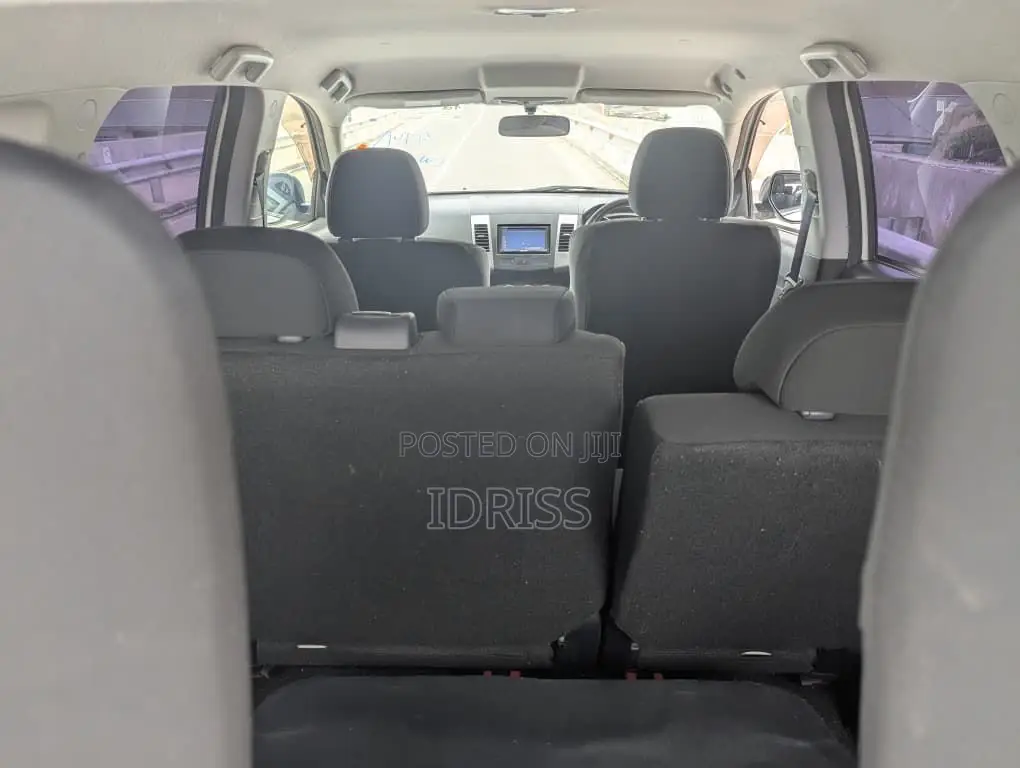 Mitsubishi Outlander 2011 Silver