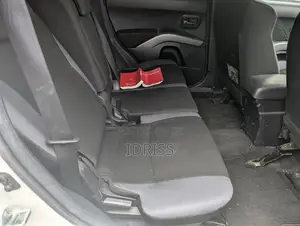 Mitsubishi Outlander 2011 Silver