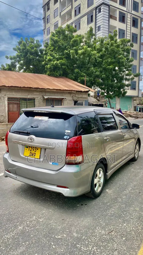 Toyota Wish 2005 Gray