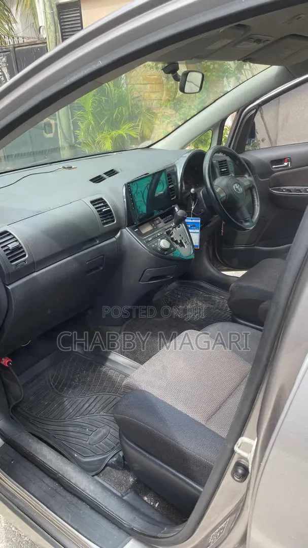 Toyota Wish 2005 Gray